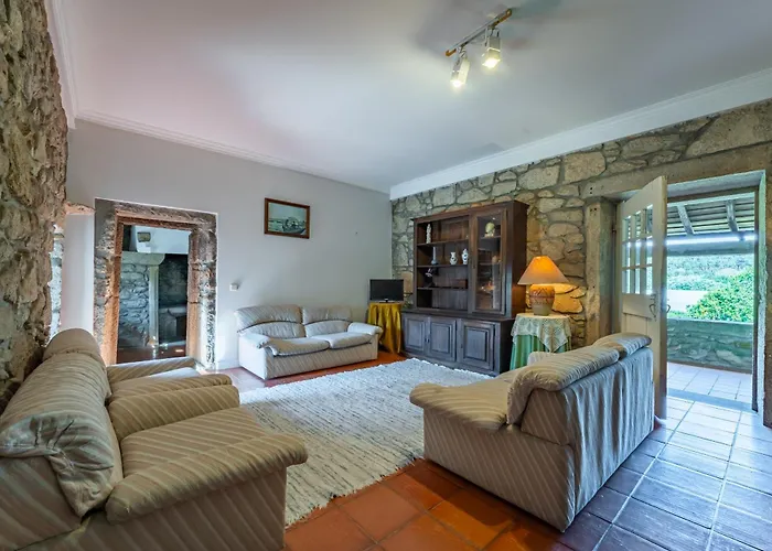 Casa Pintoras Garden And Pool Farm stay Vila Praia de Ancora